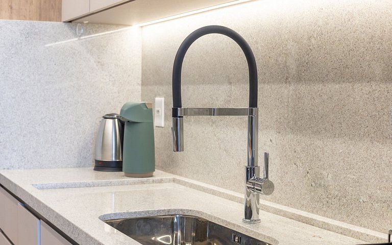Belíssimo apartamento a 600 metros da Rua Coberta