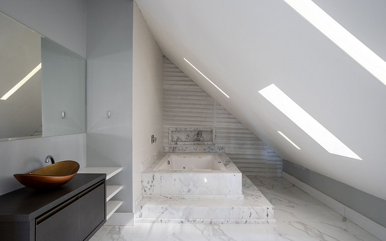 Alto padrão - Apto com banheira em Gramado