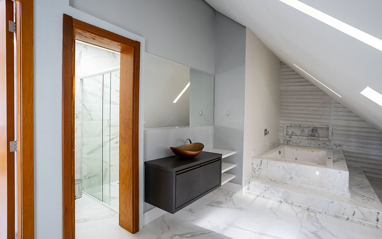 Alto padrão - Apto com banheira em Gramado