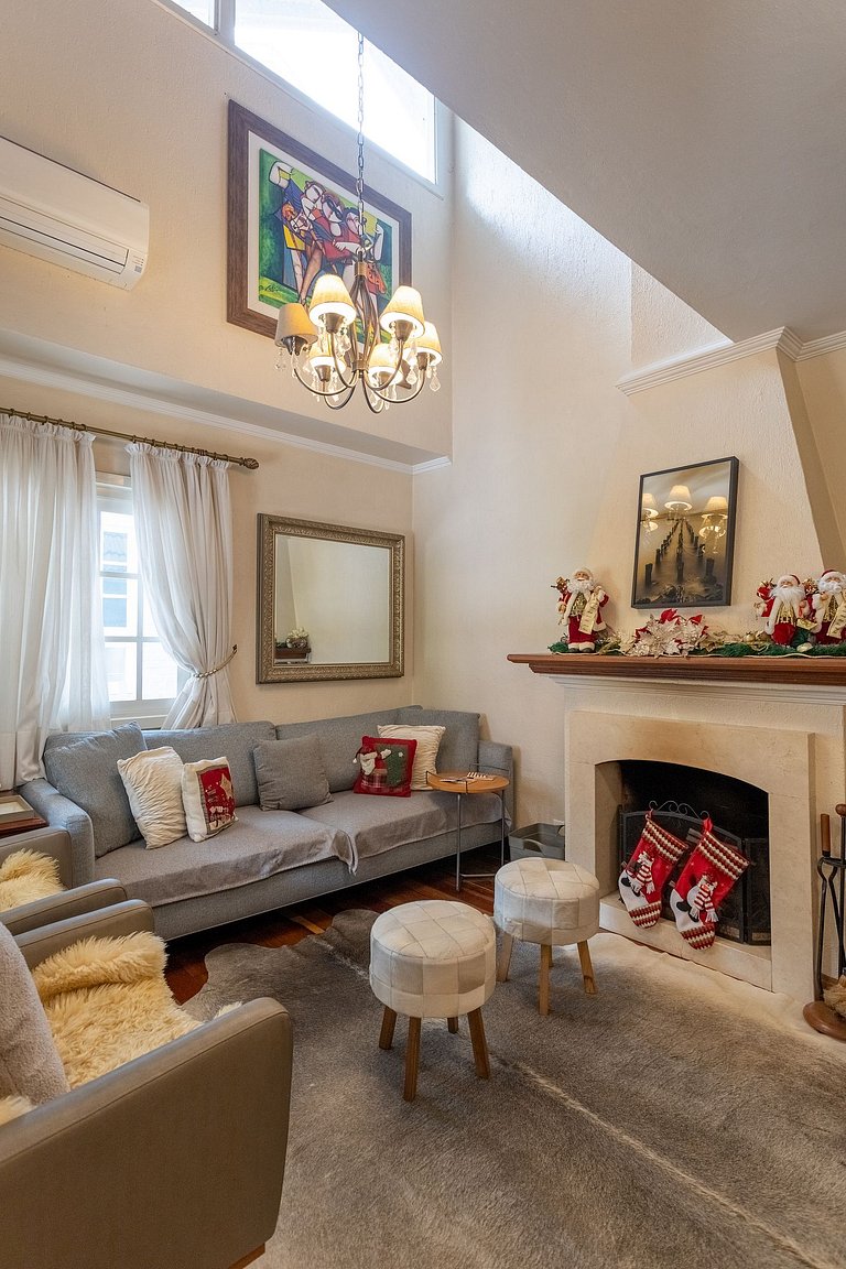 Casa Marchiori:alto padrão Próximo ao Lago Negro.