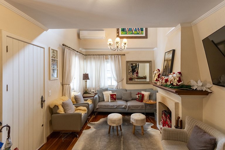 Casa Marchiori:alto padrão Próximo ao Lago Negro.