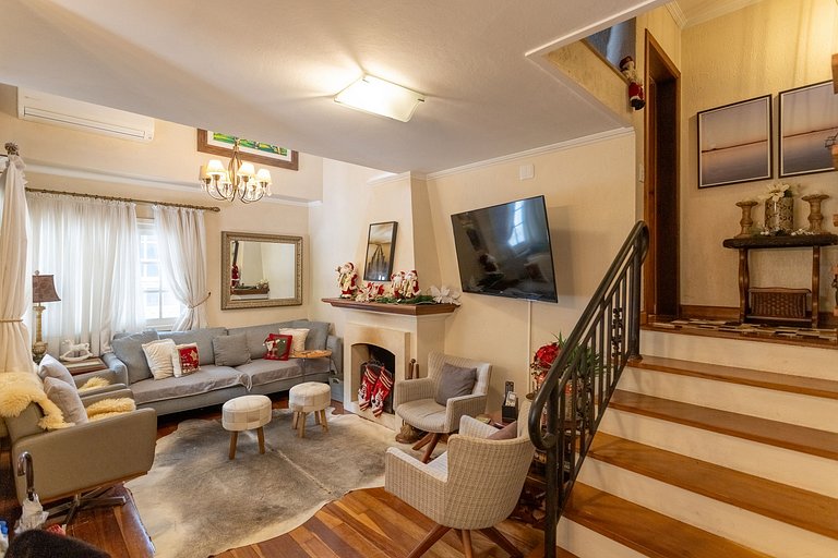 Casa Marchiori:alto padrão Próximo ao Lago Negro.