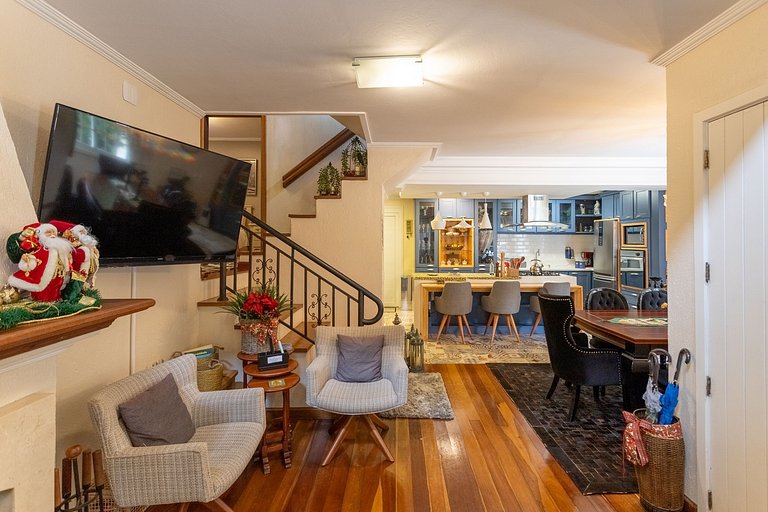 Casa Marchiori:alto padrão Próximo ao Lago Negro.