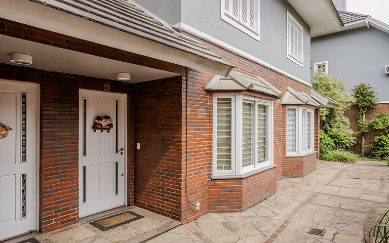 Encanto e conforto perto do Lago Negro.