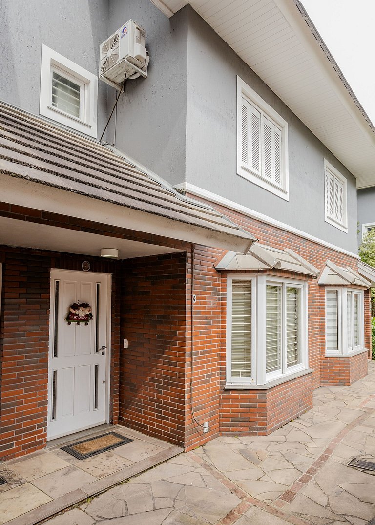 Encanto e conforto perto do Lago Negro.