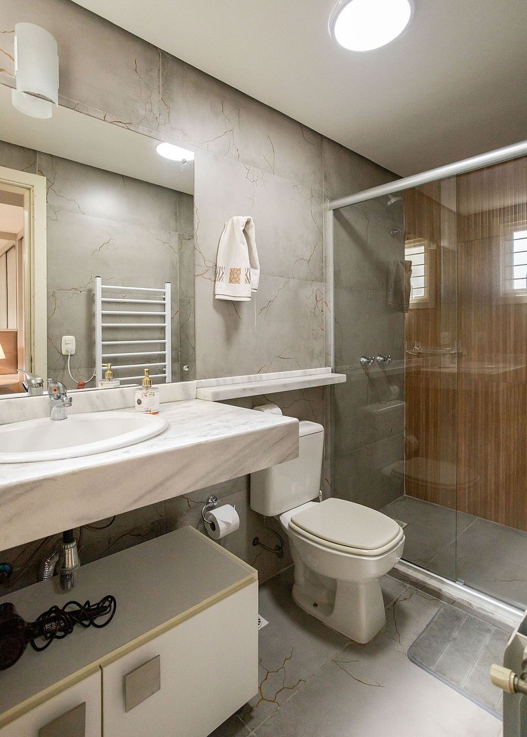 Encanto e conforto perto do Lago Negro.