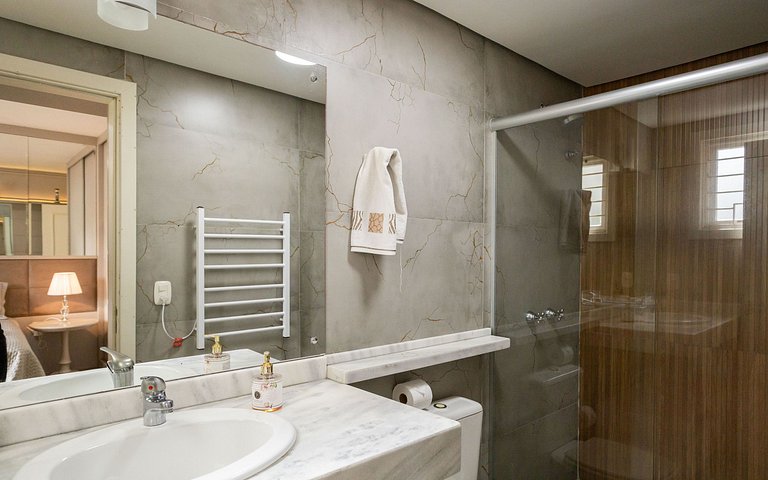 Encanto e conforto perto do Lago Negro.